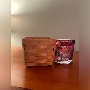 1999 Teaspoon Basket with Protector